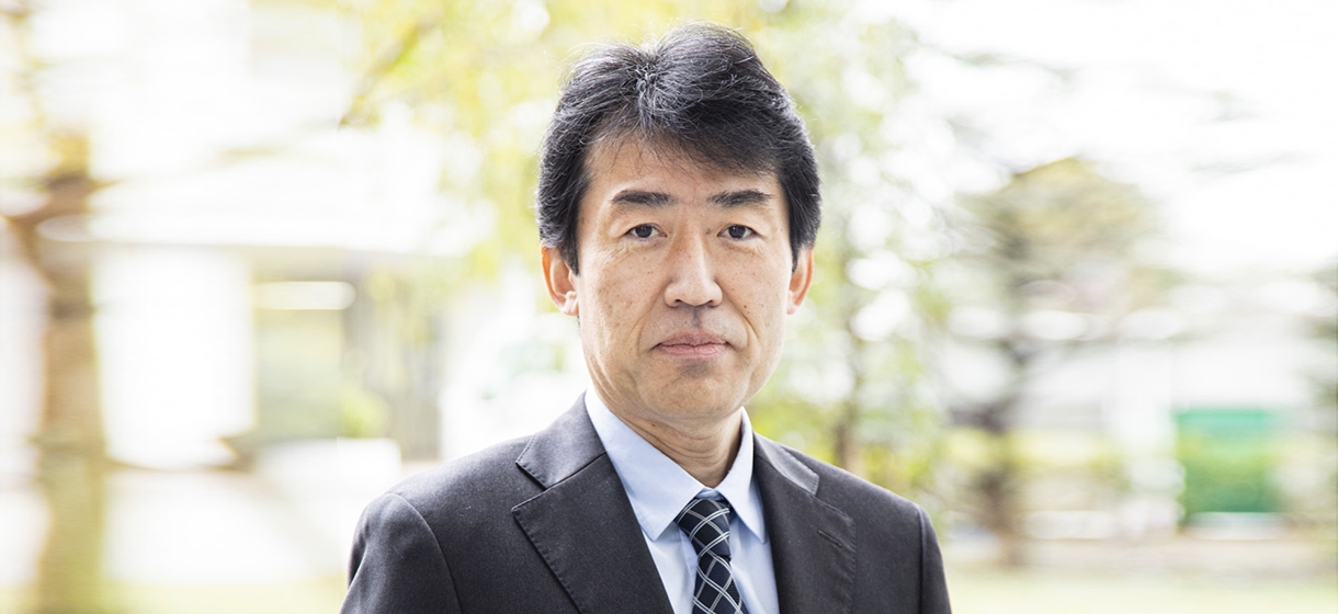 Dean of the Faculty of Business Administration Professor SUZUKI Nobuyuki 01