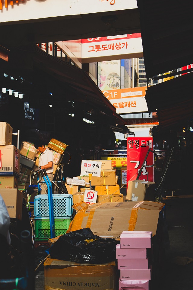 亚大奖_春山泰辉_ 「繁华街的色彩」 1