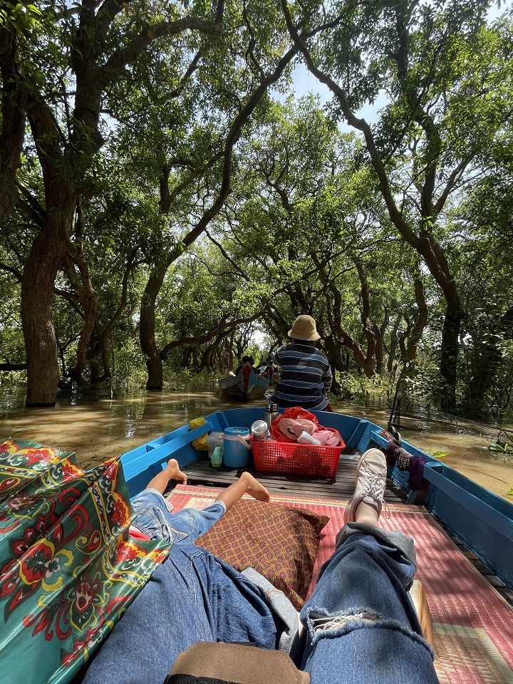 Sub-Grand Prize_Inoue, Ibiza_ “In the sunlight filtering through the leaves of Cambodia”