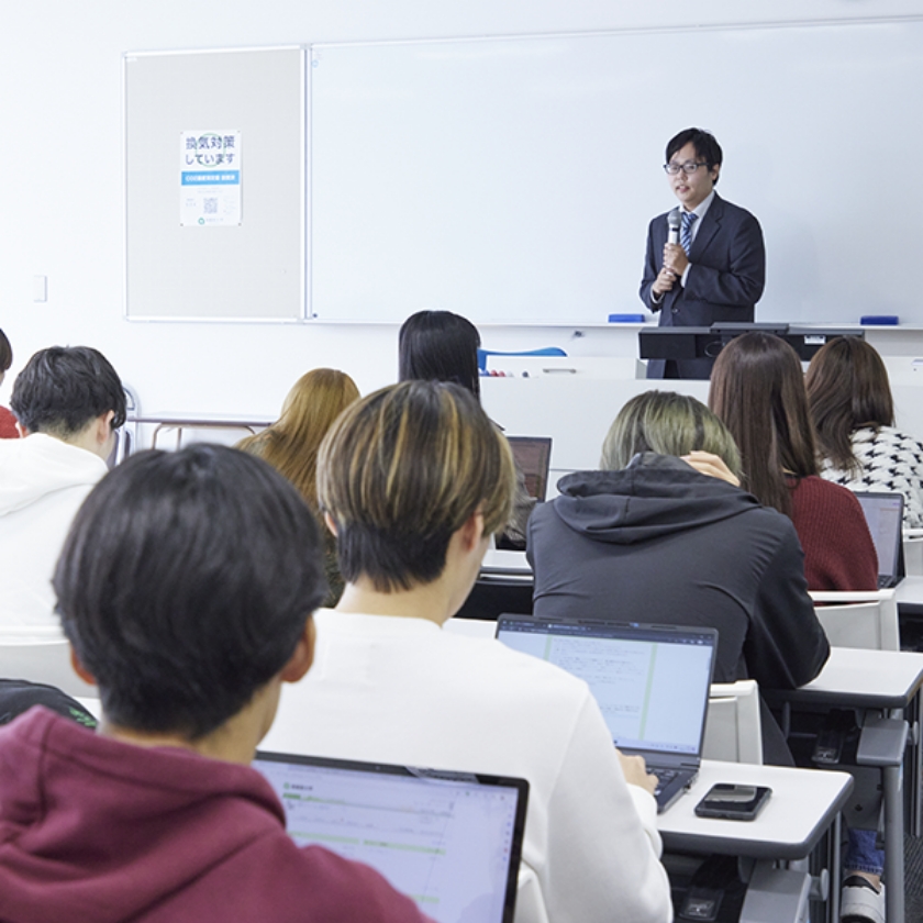 経営学科4年間の学び01