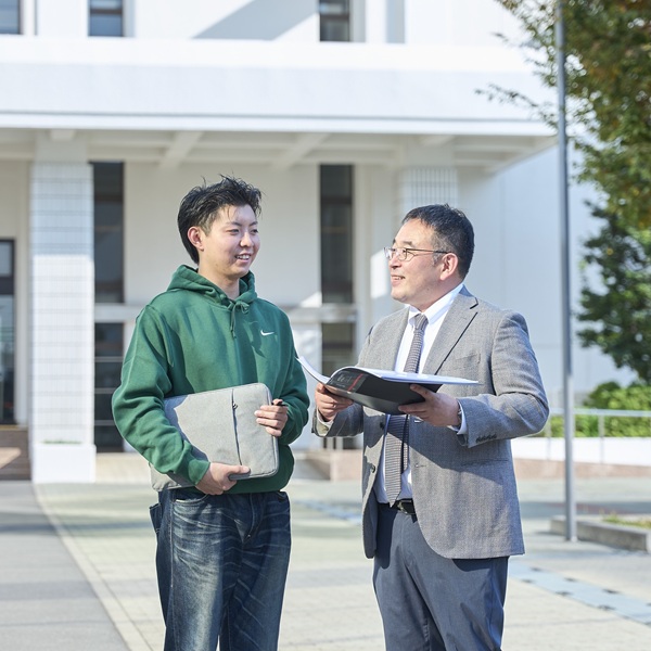 経営・白先生ゼミ_正方形