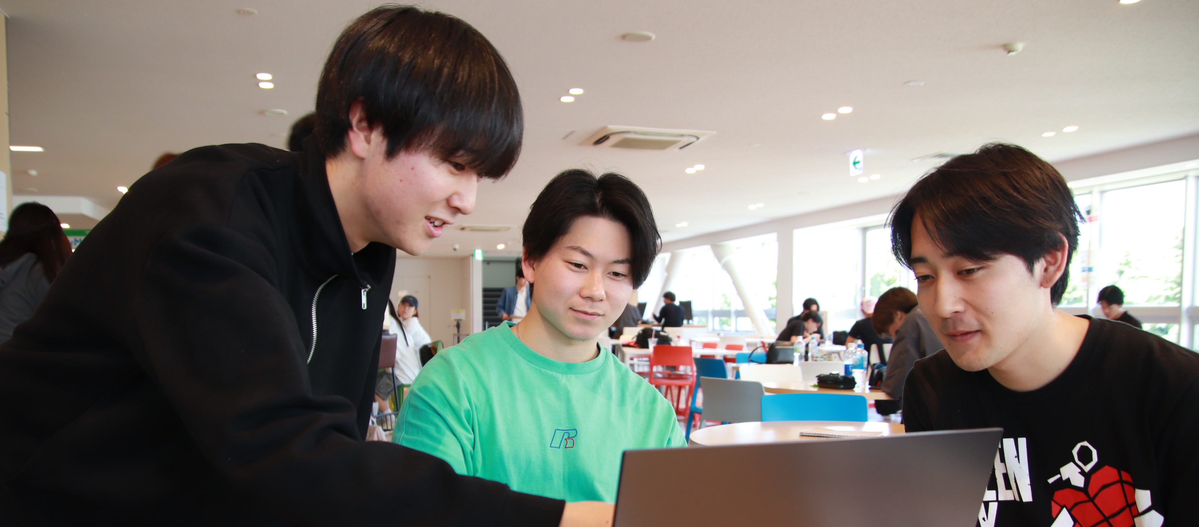 国際関係学部_02