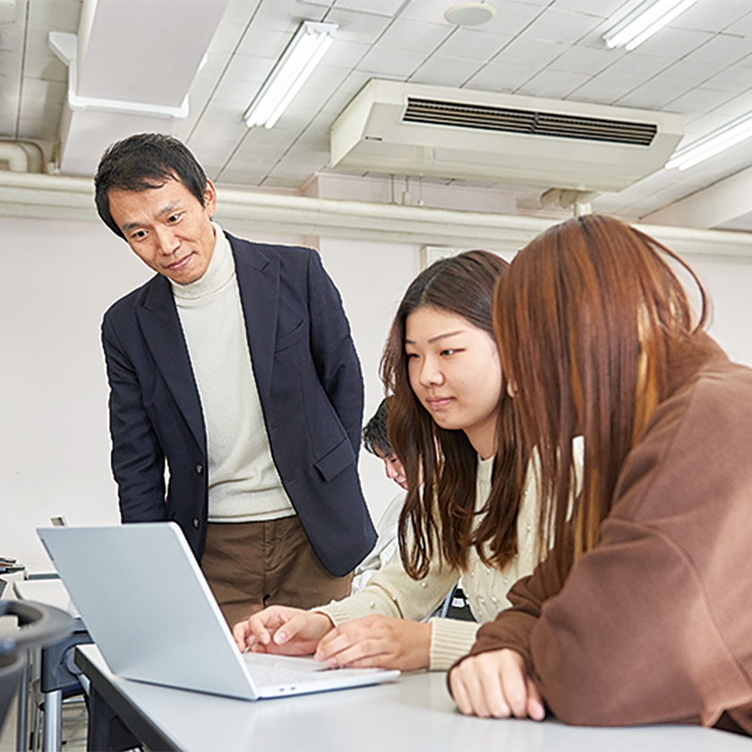 国際関係学科４年間の学び01