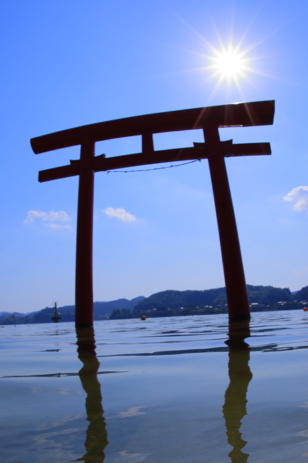 水辺の鳥居1