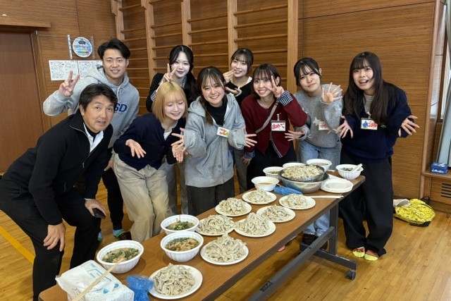 木﨑ゼミ生が「うどん作り体験」企画を実施しました（西東京市市民協働