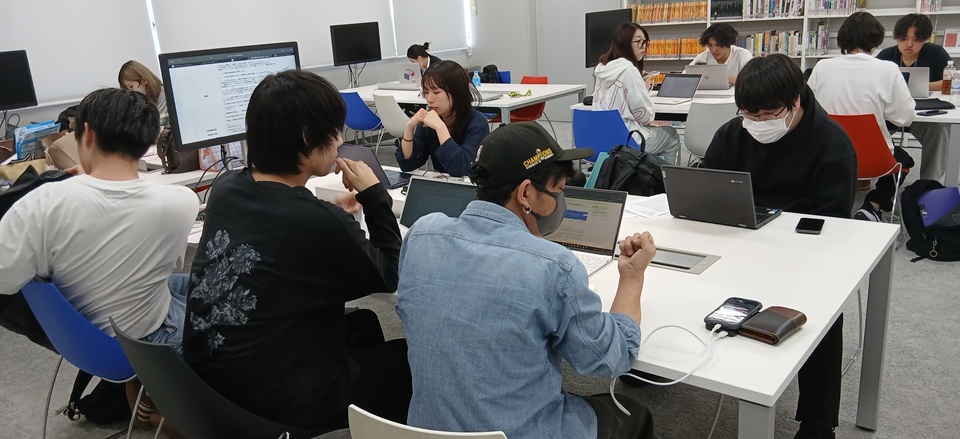 法学部3年次「専門演習Ⅰ」で図書館スタッフのガイダンス・レクチャー