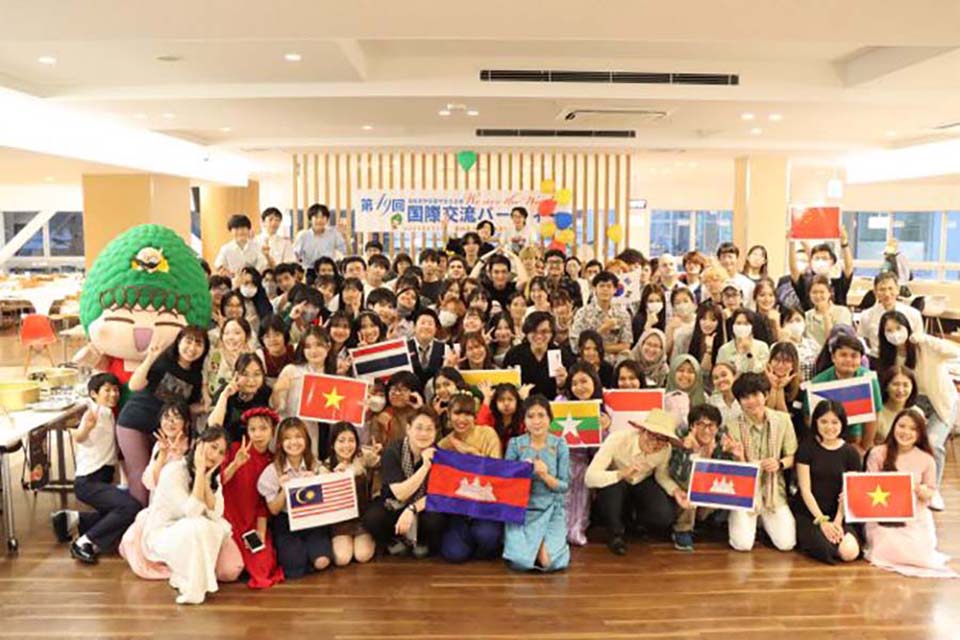 留学生会主催「国際交流パーティー」を開催しました01