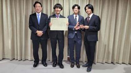 01ミタカ・ミライ研究アワードで都市創造学部の学生が市長賞を受賞