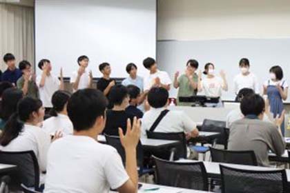 06中央ろう学校の生徒が訪問しました