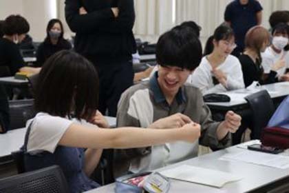 05中央ろう学校の生徒が訪問しました