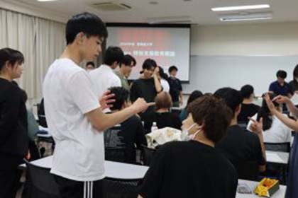 02中央ろう学校の生徒が訪問しました