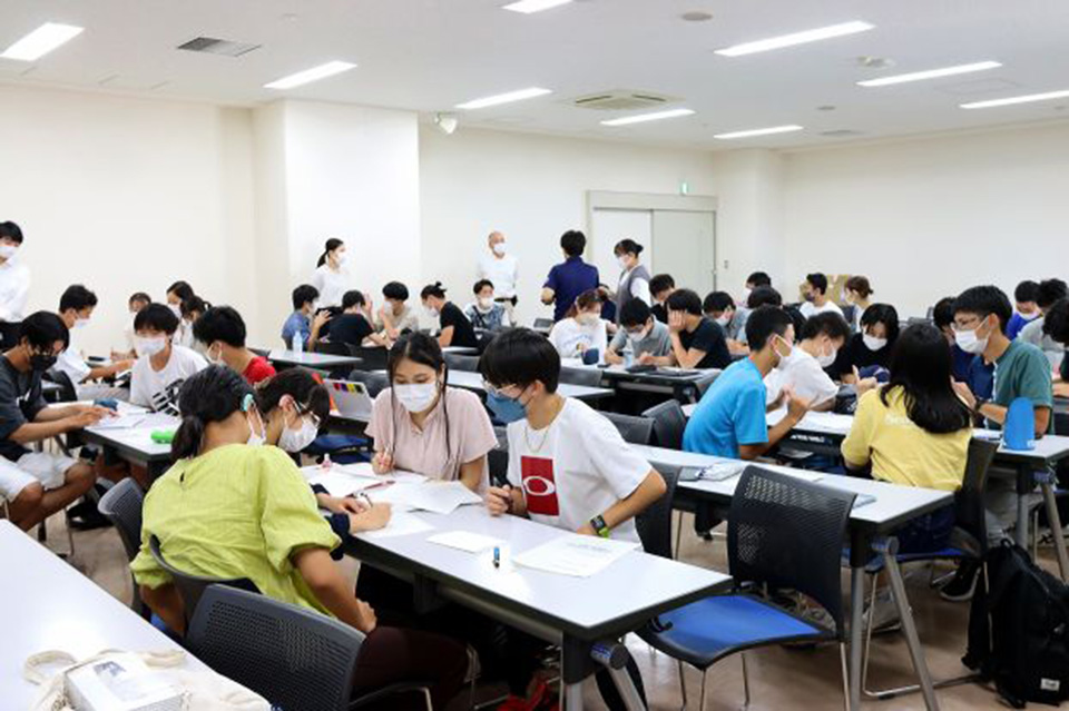 中央ろう学校の生徒を迎え「ろう者」との対話手法を学びました_1