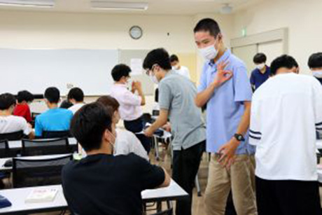 中央ろう学校の生徒を迎え「ろう者」との対話手法を学びました_2