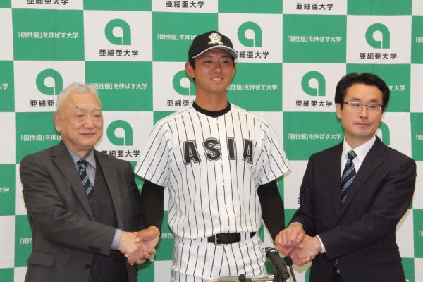 △大島学長と小川部長も祝福