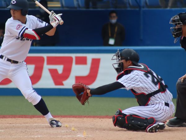 リーグ戦初スタメン捕手に抜擢された井上堅心（法学部１年）